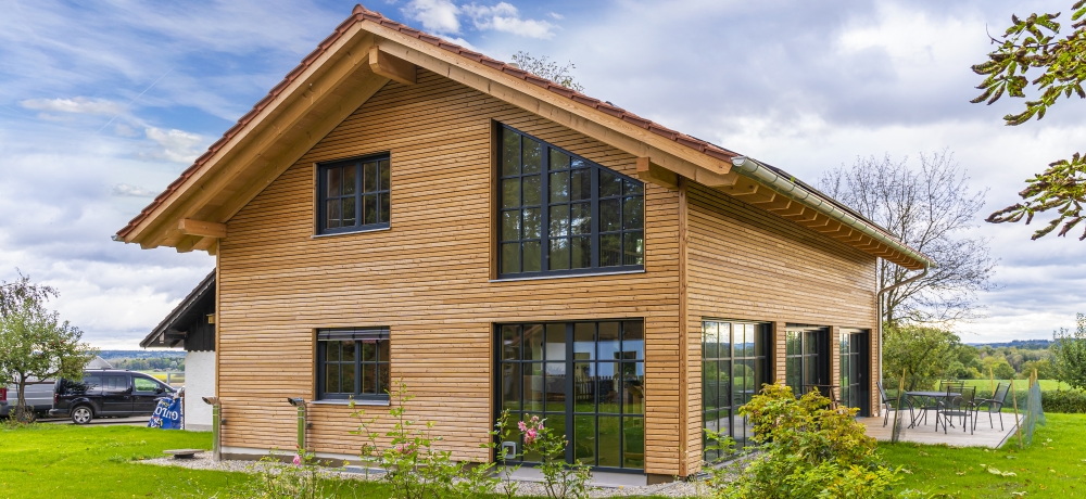 https://2024.koehldorfner.de/wp-content/uploads/2020/05/2019-koehldorfner-holzbau-haus-wendelstein-aussen-009-1000x460.jpg